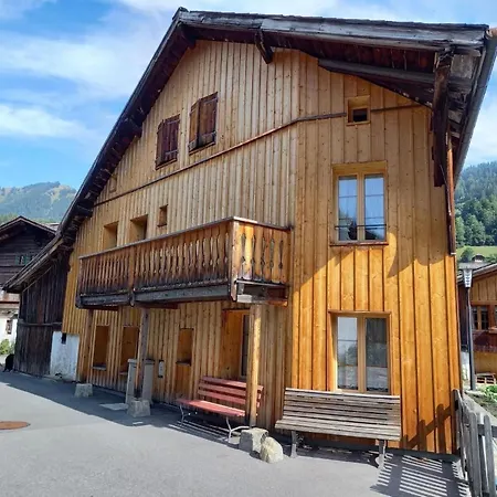 Familienchalet In Saanen - By Interhome Appartement *