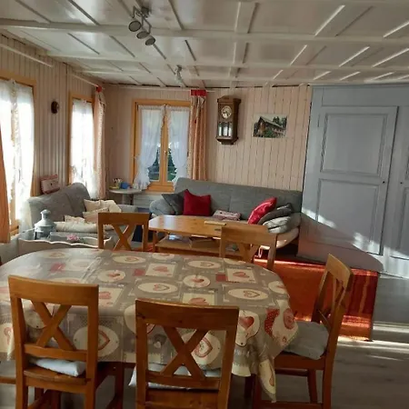 Familienchalet In Saanen - By Interhome
