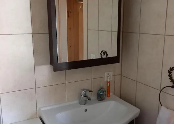 Lägenhet Familienchalet In Saanen - By Interhome